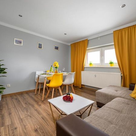 Market Square Corner Apartment Kuznicza By Noclegi Renters Wrocław Exteriör bild