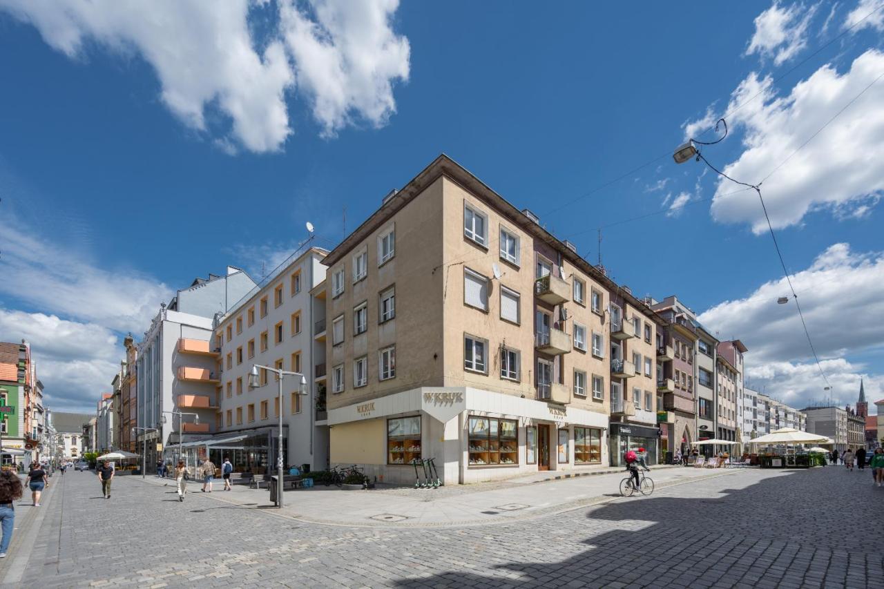 Market Square Corner Apartment Kuznicza By Noclegi Renters Wrocław Exteriör bild