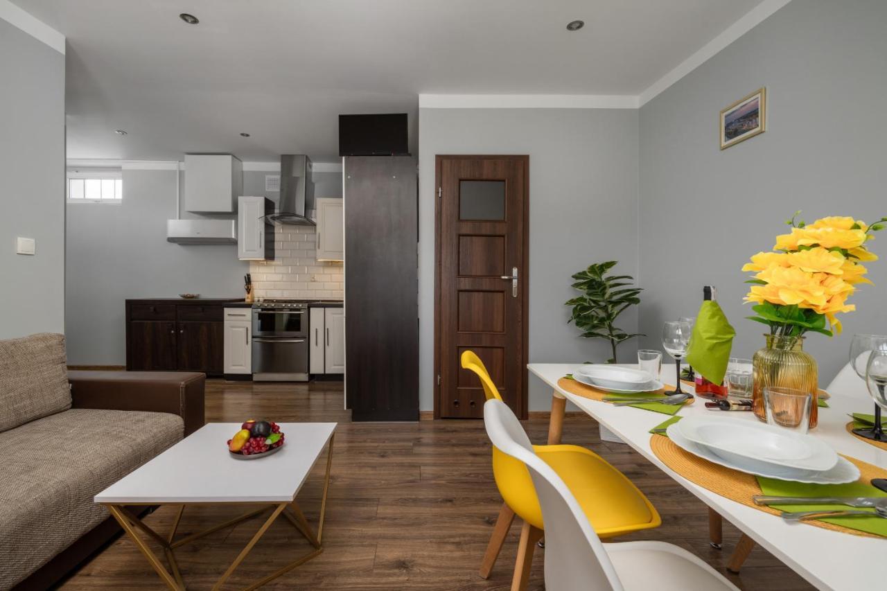 Market Square Corner Apartment Kuznicza By Noclegi Renters Wrocław Exteriör bild