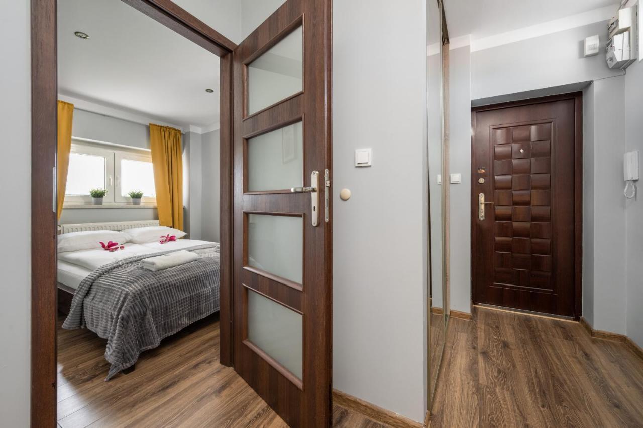 Market Square Corner Apartment Kuznicza By Noclegi Renters Wrocław Exteriör bild